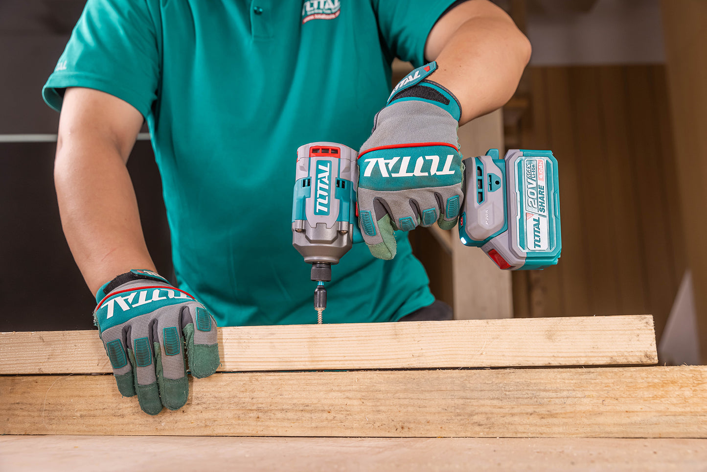 Brushless Cordless Impact Driver 285N.m - 1/4" Hex - P20S 2.0Ah
