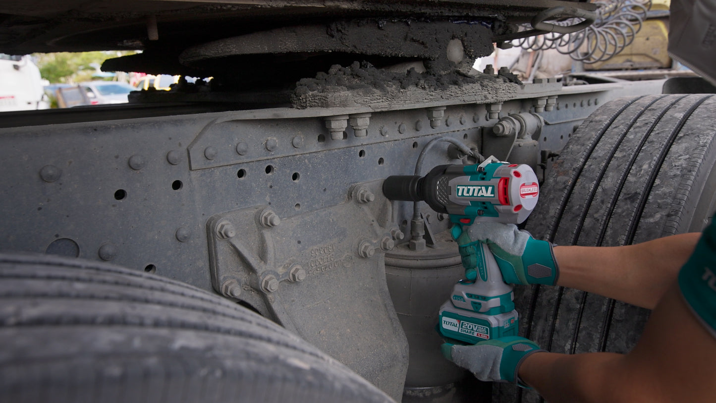 Brushless Cordless High-Torque Impact Wrench 1350N.m - 3/4" Square Drive - P20S 5.0Ah